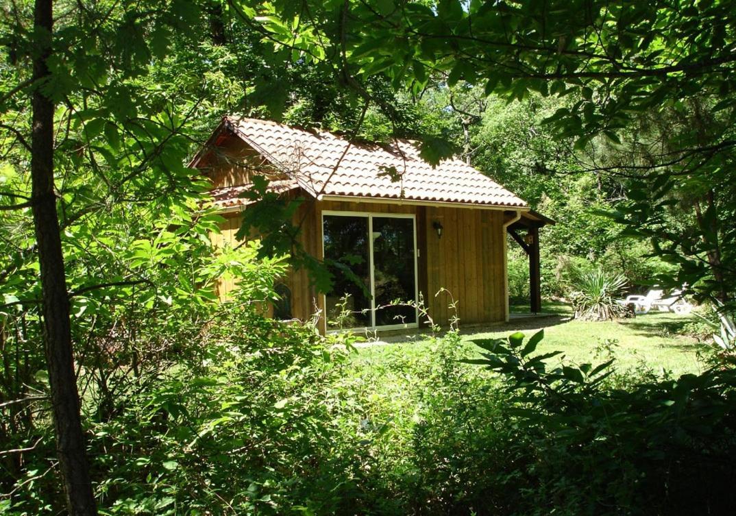 Les Cabanes De Rouffignac Rouffignac Saint-Cernin Exterior photo